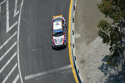 Tom Coronel vol onbegrip door merkwaardige beslissing wedstrijdleiding